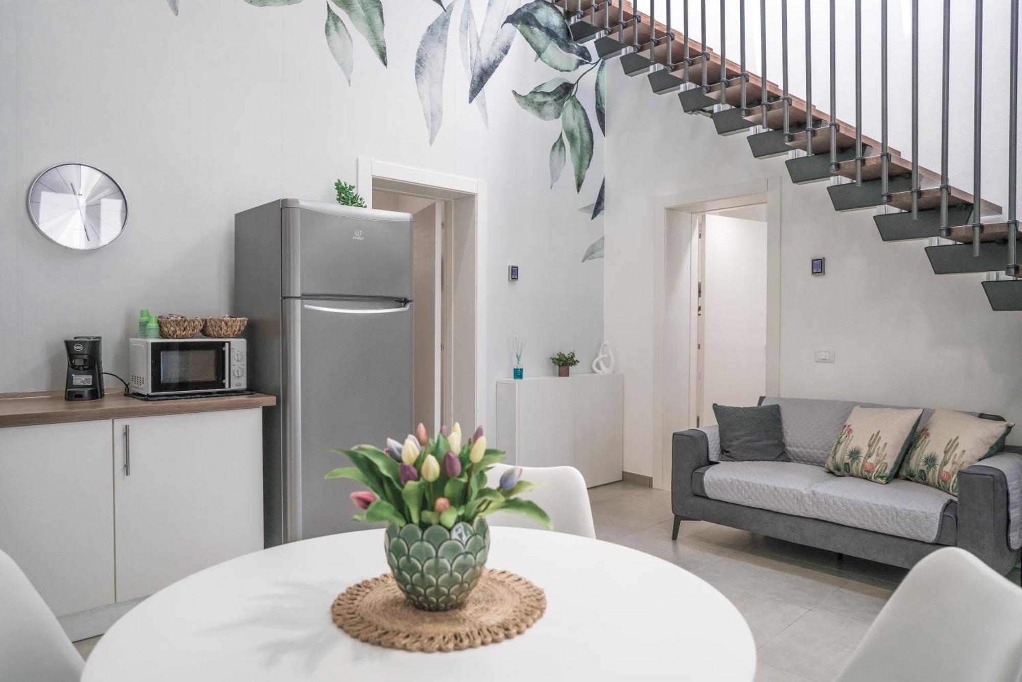 Casa Azzurra Rooms E Apartment 泰拉西尼 外观 照片