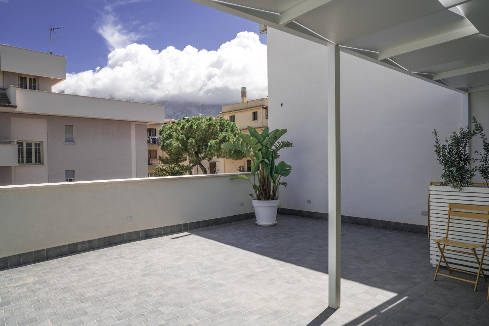 Casa Azzurra Rooms E Apartment 泰拉西尼 外观 照片