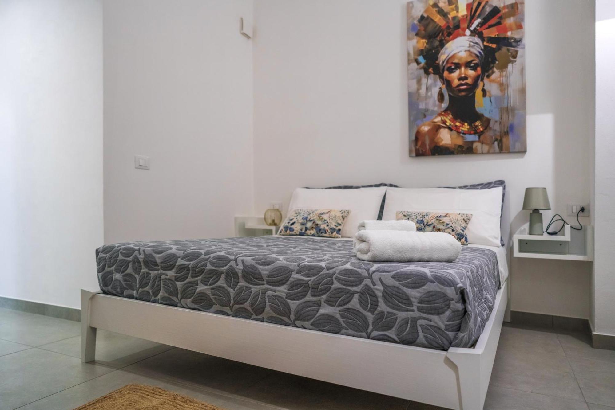 Casa Azzurra Rooms E Apartment 泰拉西尼 外观 照片