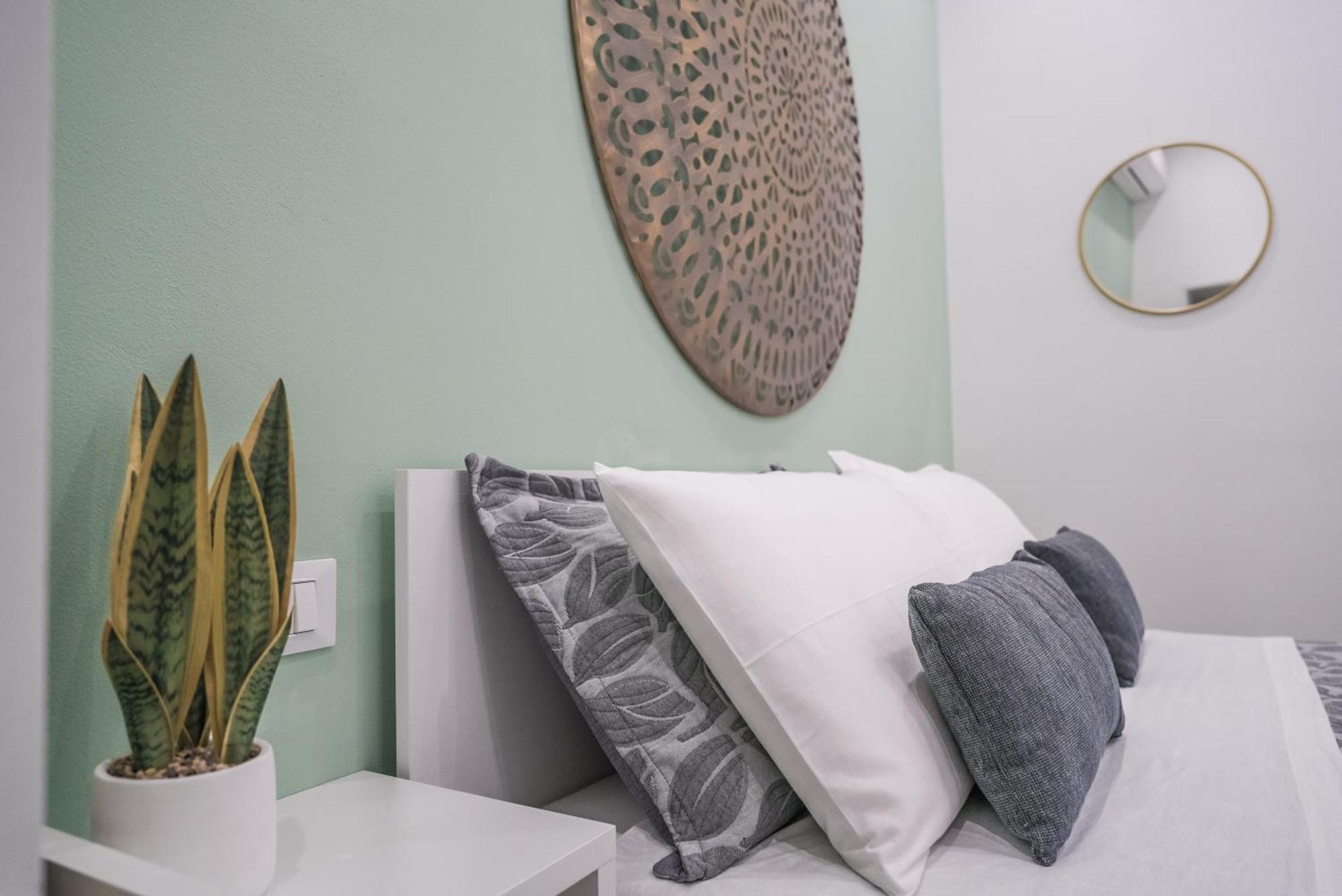 Casa Azzurra Rooms E Apartment 泰拉西尼 外观 照片