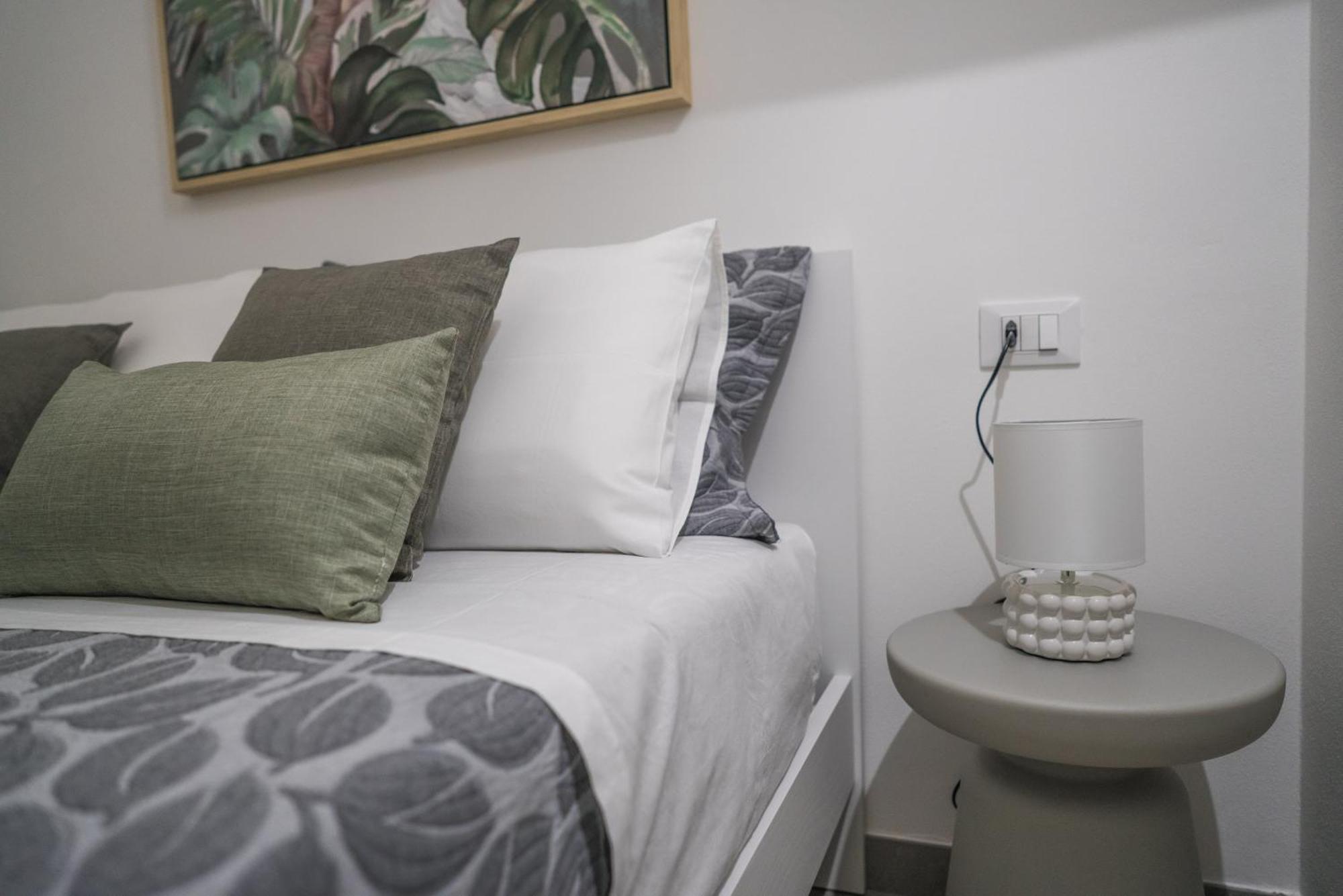 Casa Azzurra Rooms E Apartment 泰拉西尼 外观 照片