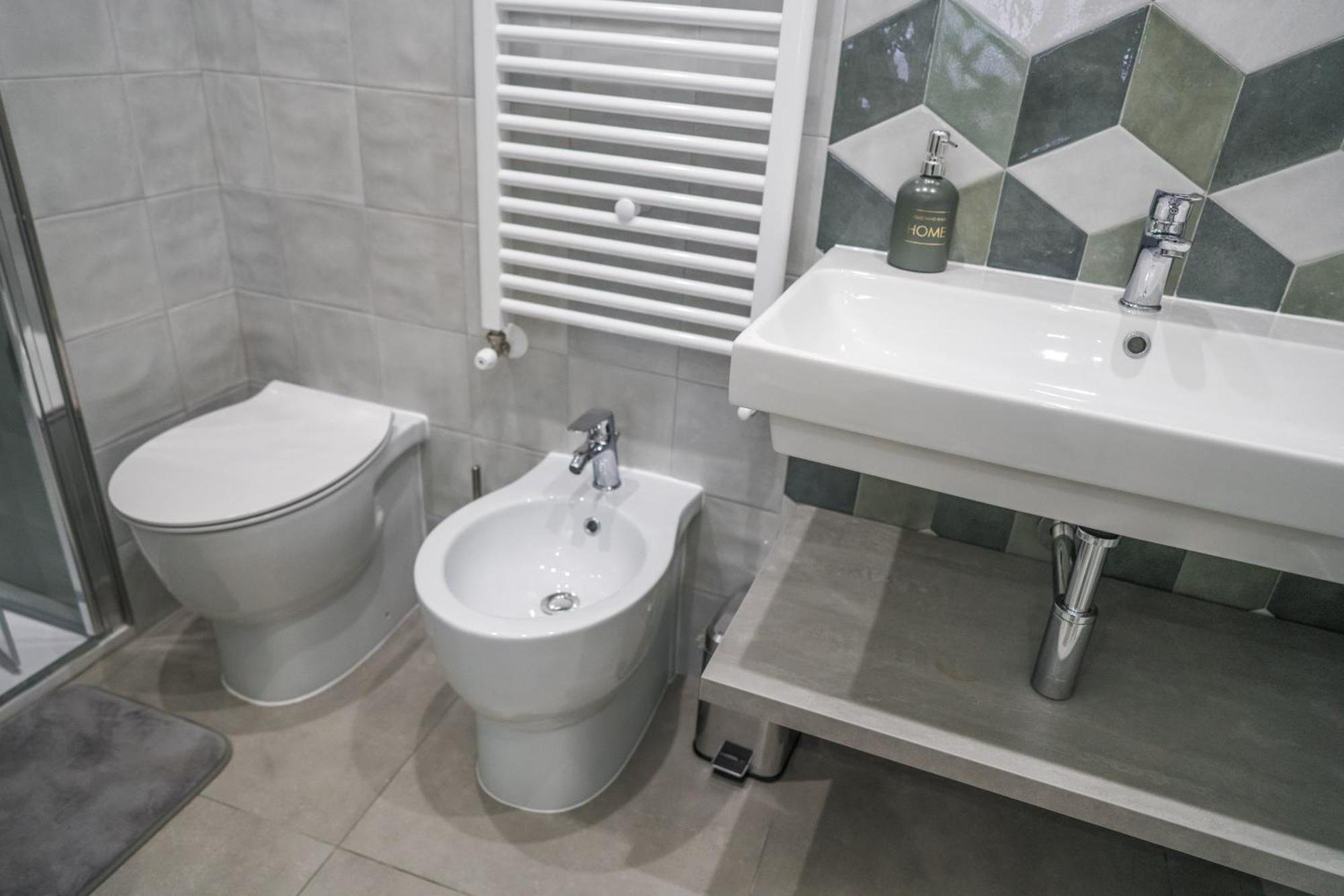 Casa Azzurra Rooms E Apartment 泰拉西尼 外观 照片