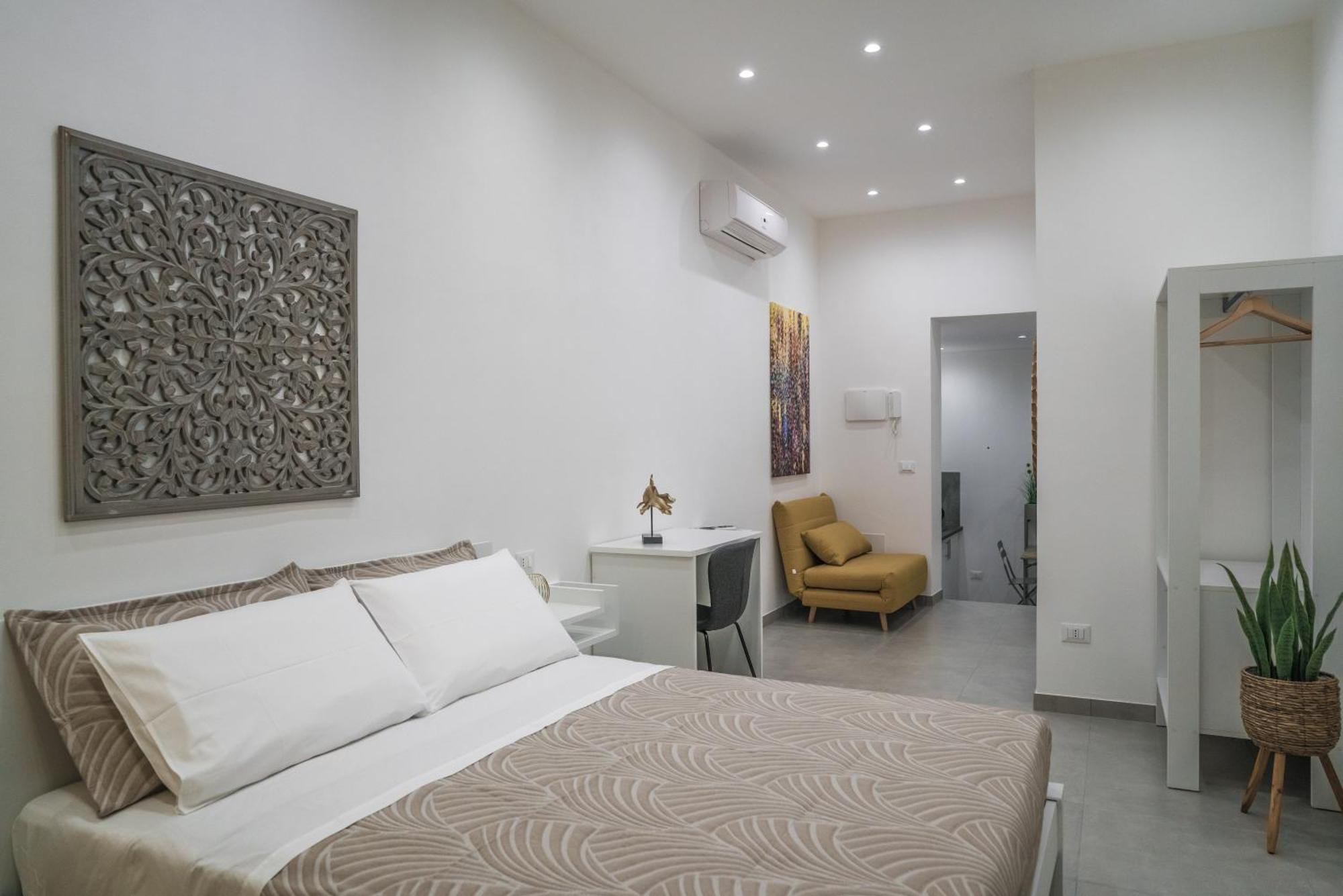 Casa Azzurra Rooms E Apartment 泰拉西尼 外观 照片